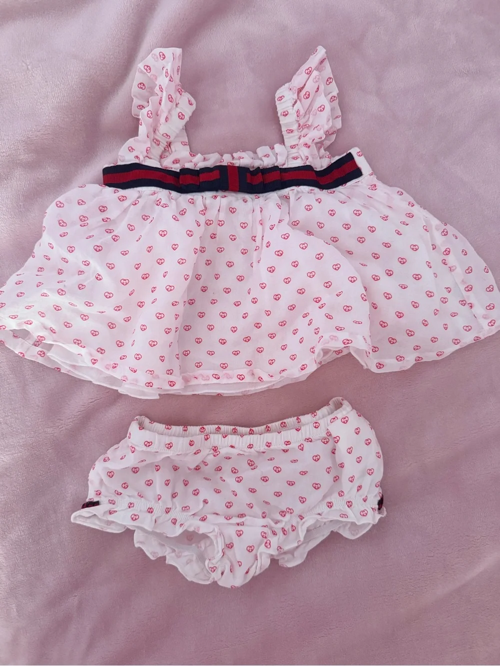 Gucci Girls Pink Heart Two-Piece Outfit with Navy Bow